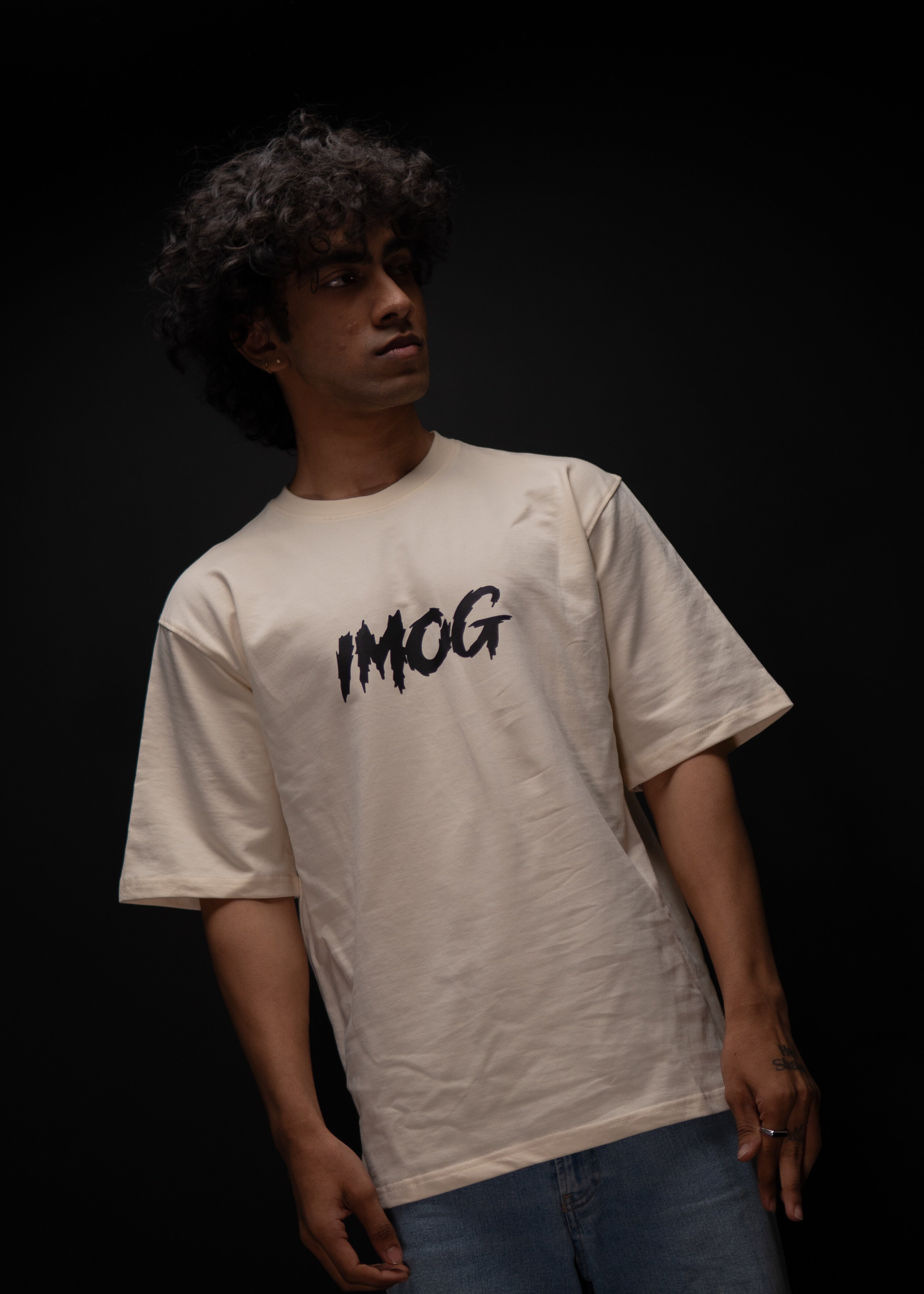 5030 BREAKDOWN OVERSIZED SANDAL CREAMY WHITE T SHIRT
